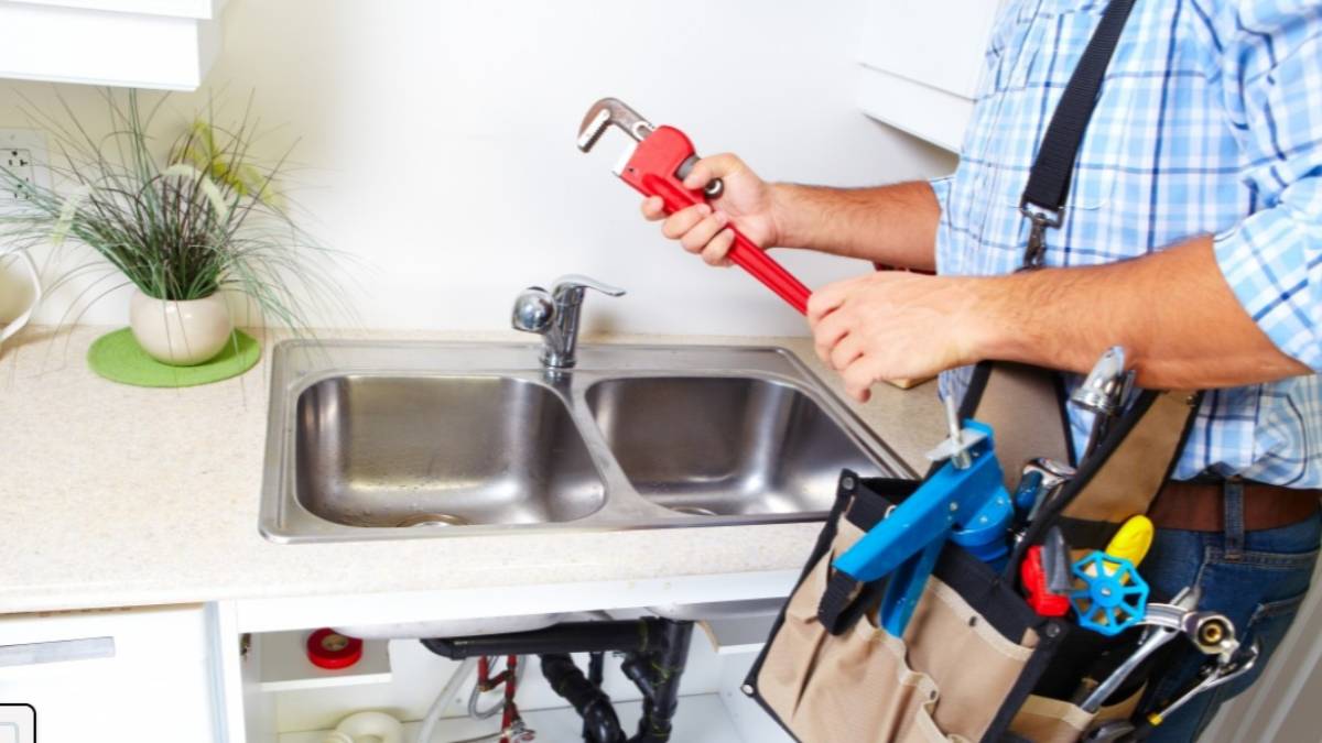 Why Does a Garbage Disposal Smells Bad? Choice Plumbing Orlando